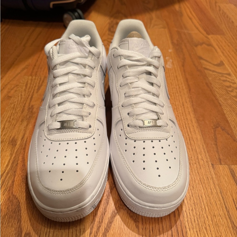 Nike Air Force 1’s q